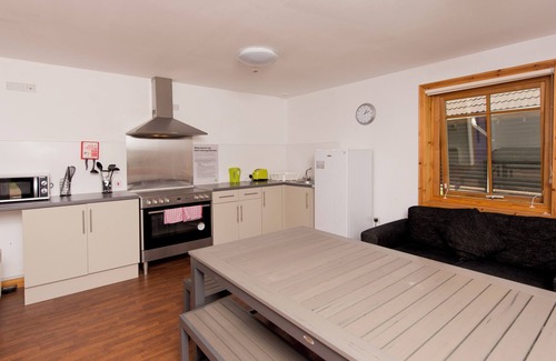 Cheshunt Hostel | YHA London Lee Valley - Hostel