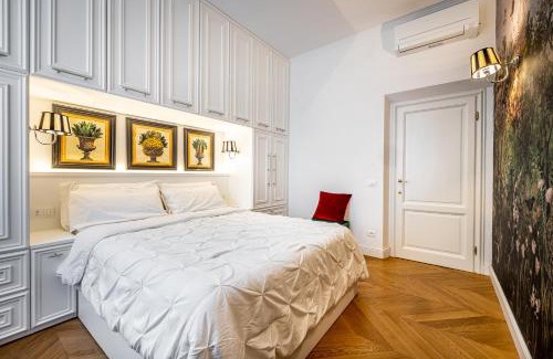 Florence Apartment | YID LUX SUITE BOLOGNESE