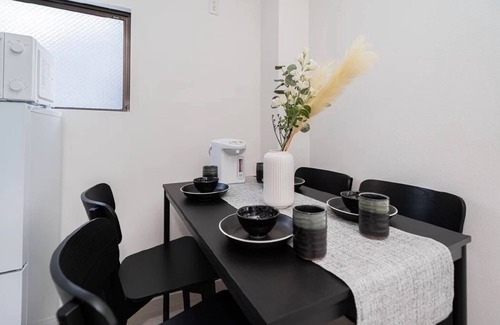 Edogawa Apartment | Yinojia: Bright, clean interior. Quiet yet convenient, near 24 - hr stores.Rm301