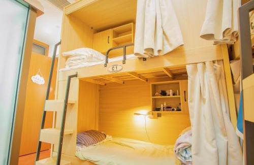Longhua District Hostel | Yiweidu Ladies Space Capsule Youth Apartment