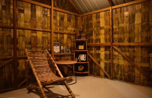Karong Hotel | YJ Hillock Cottage Resort
