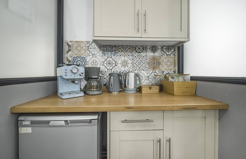 Margam House | Ynys Arms
