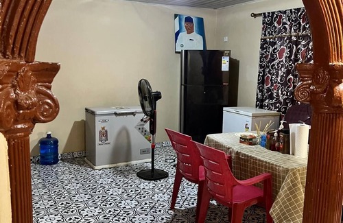 Lungi Apartment | YOGI HOMESTAY! NEAREST TO AIRPORT! Spacious 7-bedroom apartment with WIFI AC