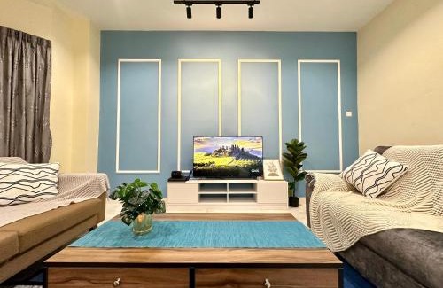 Kampung Alor Akar House | Yolo2 4BR 14PAX NearTC, DinosaurLand, PS4, Netflix