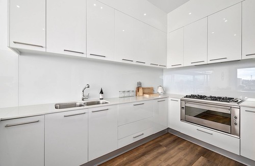 George Town Apartment | York Cove Apartment