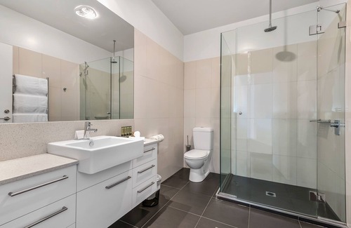 George Town Hotel | York Cove Hotel