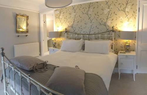 Crewkerne Bed & Breakfast | You are Assured an Inspiring and Relaxing Time in our Country Home