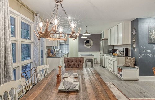 North Stamford House | Your 5 Star Luxury CountryHome Getaway/w Brand New 7 Seater Hot Tub!