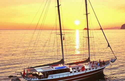 Kotor Boat Rental | Your accommodation in Kotor bays