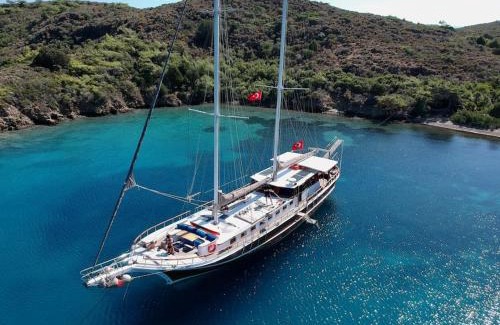 Kotor Boat Rental | Your accommodation in Kotor bays