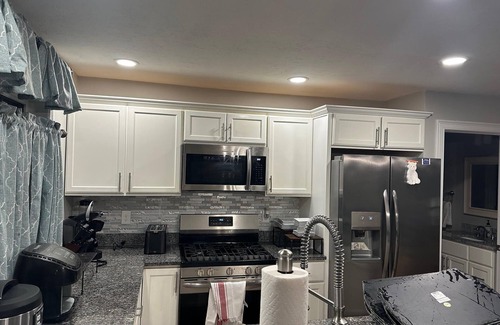 Worcester House | Your comfort vacation stays in Worcester, MA I Whole house l 3beds 2.5baths I