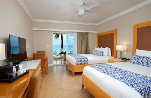 Philipsburg Apartment | Your Dream Carribean Getaway! Beachfront, Pools, FREE Parking Onsite!
