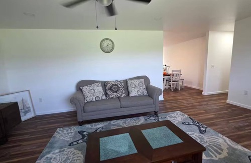 Georgetown House | Your fam will be close to everything when stay at this centrally-located place.