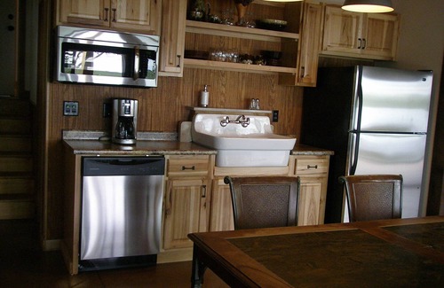 Alma House | Your Family Vacation at the Lake - Lake Wabaunsee, in the Flint Hills of Kansas