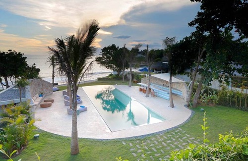 Mushroom Bay Villa | Your Family will love the Exclusive Balinese Service at Your Private Villa in Nusa Lembongan
