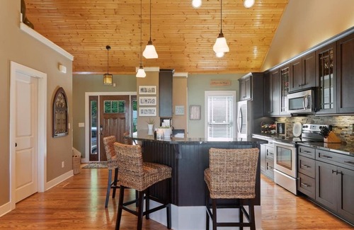Silver Point Condo | ♡ Your Happy Place Overlooking Center Hill Lake ♡