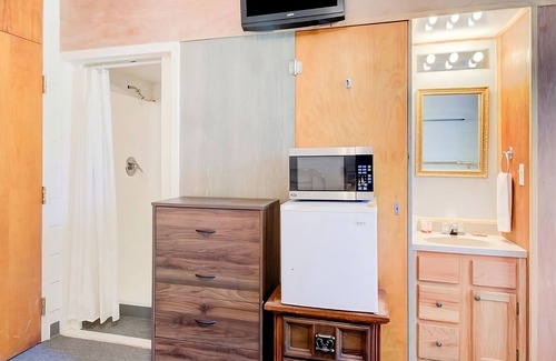 Drumright House | Your Home Away From Home! 3 Convenient Units, Free Parking, Pets Allowed!