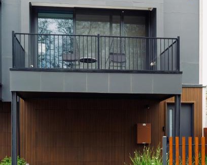 South Melbourne House | Your home on Glover St Sth Melbourne (With Parking)