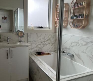 Templestowe Lower House | Your homestay in Melbourne in a quite and resourceful suburb