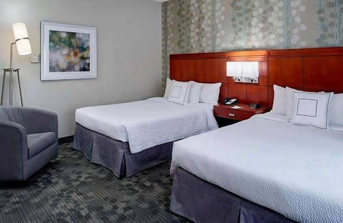 Waldron Hotel | Your Kansas City Getaway Oasis! 2 Pet-friendly Suites! Airport Shuttle, Pool