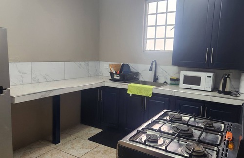 St. Helena Apartment | Your Layover- 6 Mins to the Airport fully equipped for Short and Long Stays