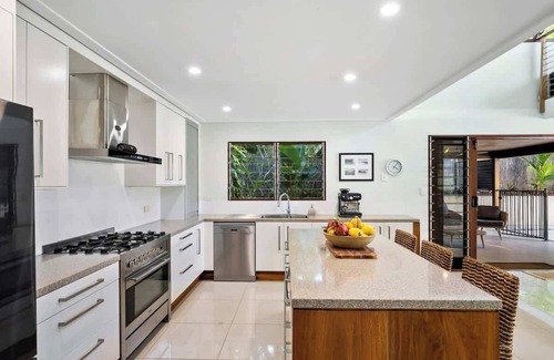 Noosa Heads House | Your Noosa home away from home, central location!