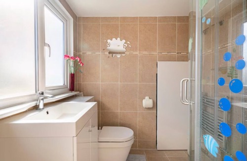 Underhill House | Your North London Retreat – Space, Comfort & Local Charm - free street parking