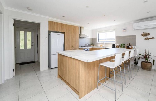 Kilcunda House | Your Ocean Oasis · Ocean & Country Views, Spa, Pet Friendly Fireplace 10 minutes to Phillip Island