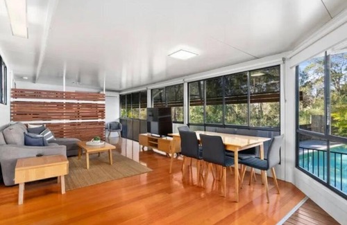 Eagleby House | Your own Retreat