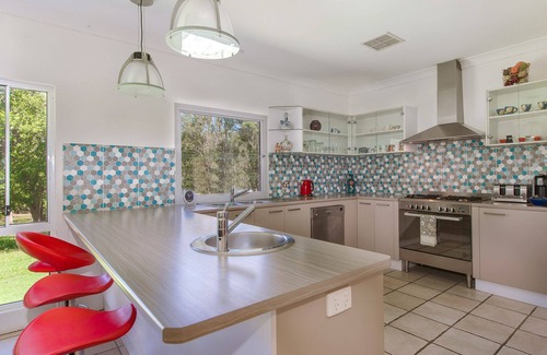 Cooroibah House | Your own stretch of wilderness river only 15 mins from Hastings St, incl kayaks