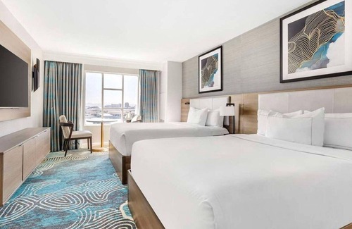 Las Vegas Resort | Your Peaceful Vegas Oasis, Paradise- Hilton Studio Steps from Strip- Huge Pool