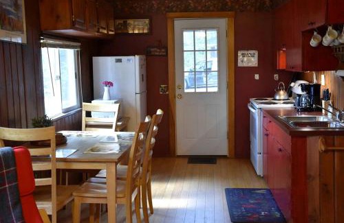 Gilman House | Your Perfect Getaway: Mountain Cabin Retreat with Hot Tub and Fireplace in Lisbon, NH