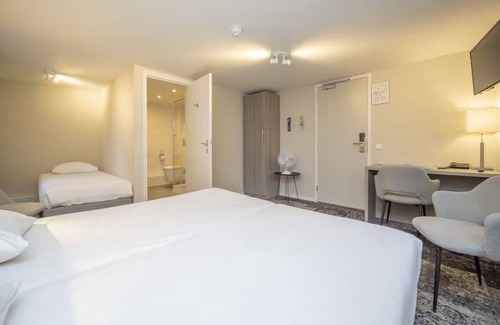 Valkenburg aan de Geul Hotel | Your Relaxing Limburg Retreat with Garden Terrace, Bike Rentals, & Fresh Cuisine