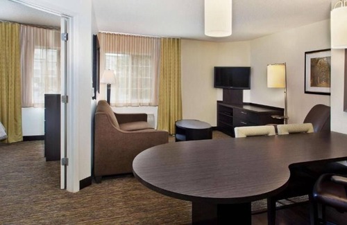 Somerset House | Your Relaxing Getaway Awaits! 4 Comfortable units! Near Colonial Park