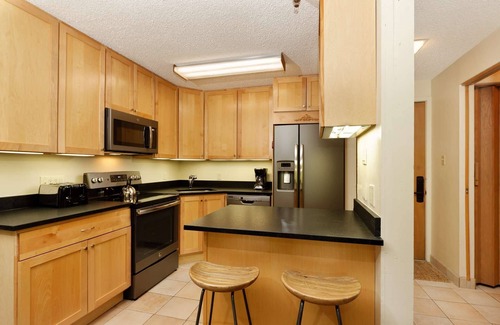 Snowmass Village Condo | Your Snowmass Getaway! Outdoor Pool & Hot Tub, Patio & Grill, Wood FP, Parking, Next to Village