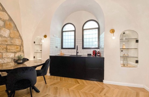 Jerusalem Apartment | Your Stylish Stay at Mahane Yehuda, Jerusalem