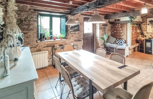 Abegondo House | Your traditional stone house, with cozy garden, in rural surroundings in Galicia.