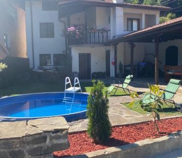 Troyan House | Yovkovata Kyshta