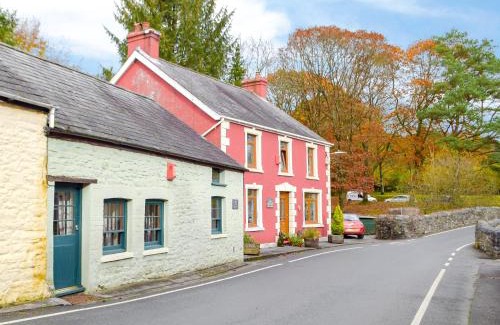 Pentrefelin House | Yr Hen Efail