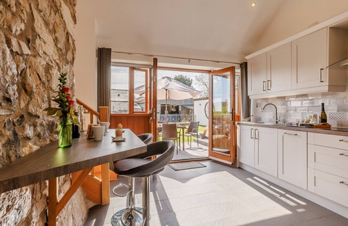 Lixwm House | Ysgubor y Graig - Two Bedroom House, Sleeps 4