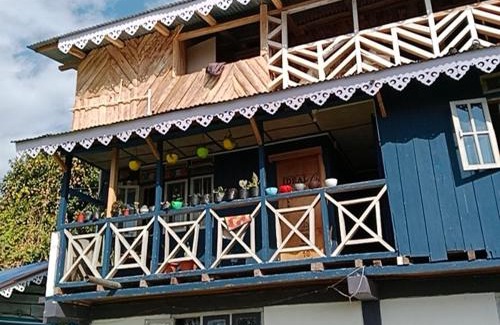 Geyzing House | Yuksam wooden homestay