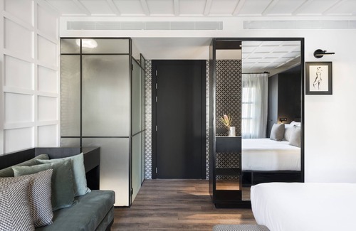 Gothic Quarter Hotel | Yurbban Ramblas Boutique Hotel
