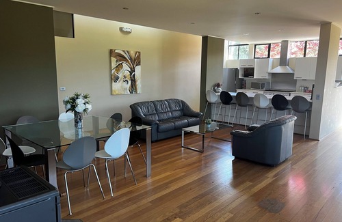 South Bowenfels House | Yurnga - one of the best views in the Blue Mountains