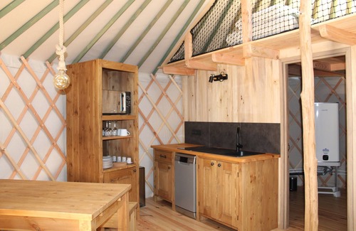 Saint-Amans-des-Cots Ski Chalet | Yurt rental 2/4/6 persons