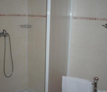 Jirkov Hotel | Zamek Cerveny Hradek