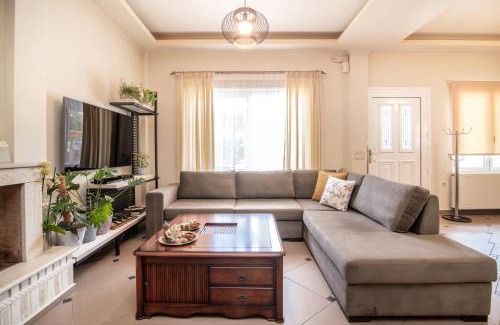 Mouzaki House | Zamor Family Villa 1