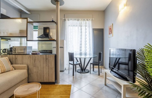 Zona Zara Apartment | Zara 63 - One Bedroom Apartment, Sleeps 4