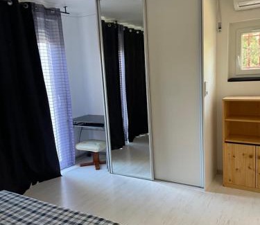 Suze-la-Rousse Apartment | Zaza