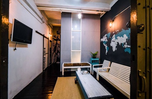 Wat Sam Phraya House | Zeds Hostel Bangkok
