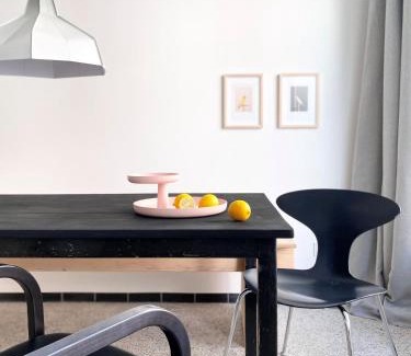Nippes Apartment | Zehuus Gartenstudio mit Terrasse